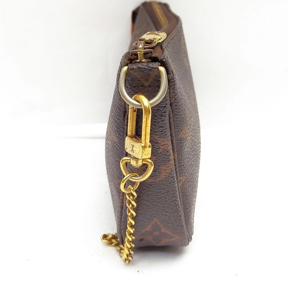 XSOLDX Louis Vuitton Pochette Accessoires Monogram Shoulder Bag Authentic - Picture 3 of 15